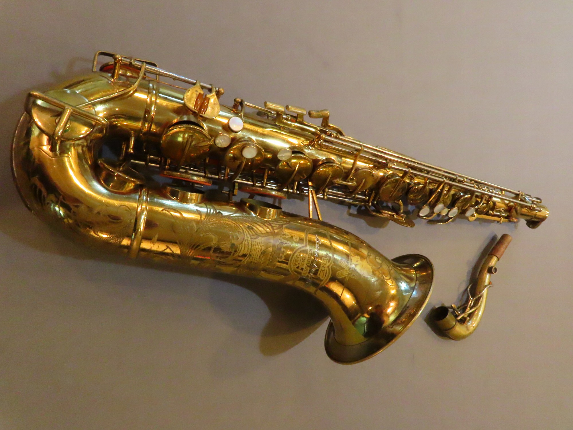 Buescher 400 "Top Hat and Cane" Tenor Sax / ブッシャー４００　トップハット＆ケーン